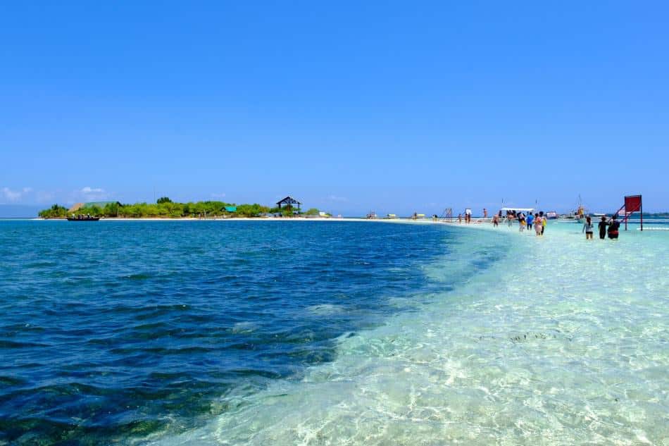shallow waters in bohol