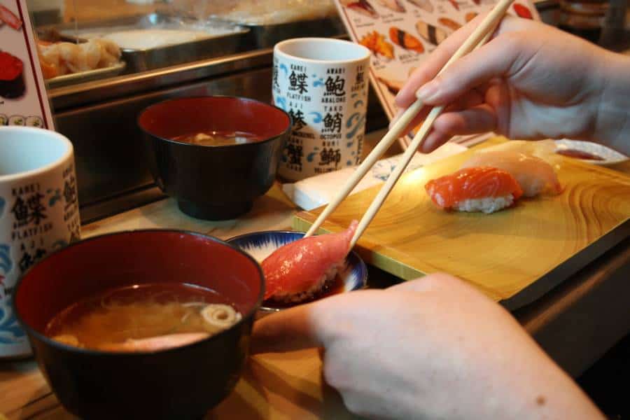 What is the best way to eat Sushi in Japan?