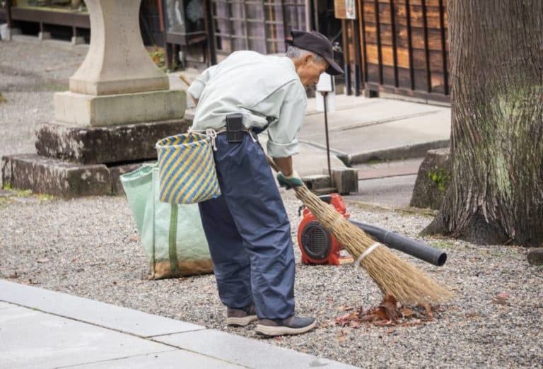 Why is Japan so Clean?