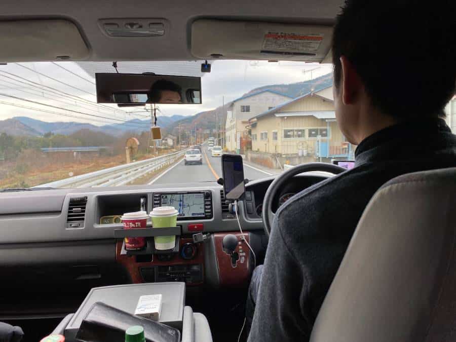 Tourists-Driving-in-Japan
