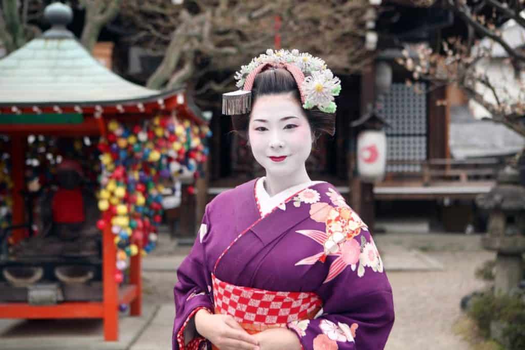 Can A Geisha Get Married? Get the Facts!