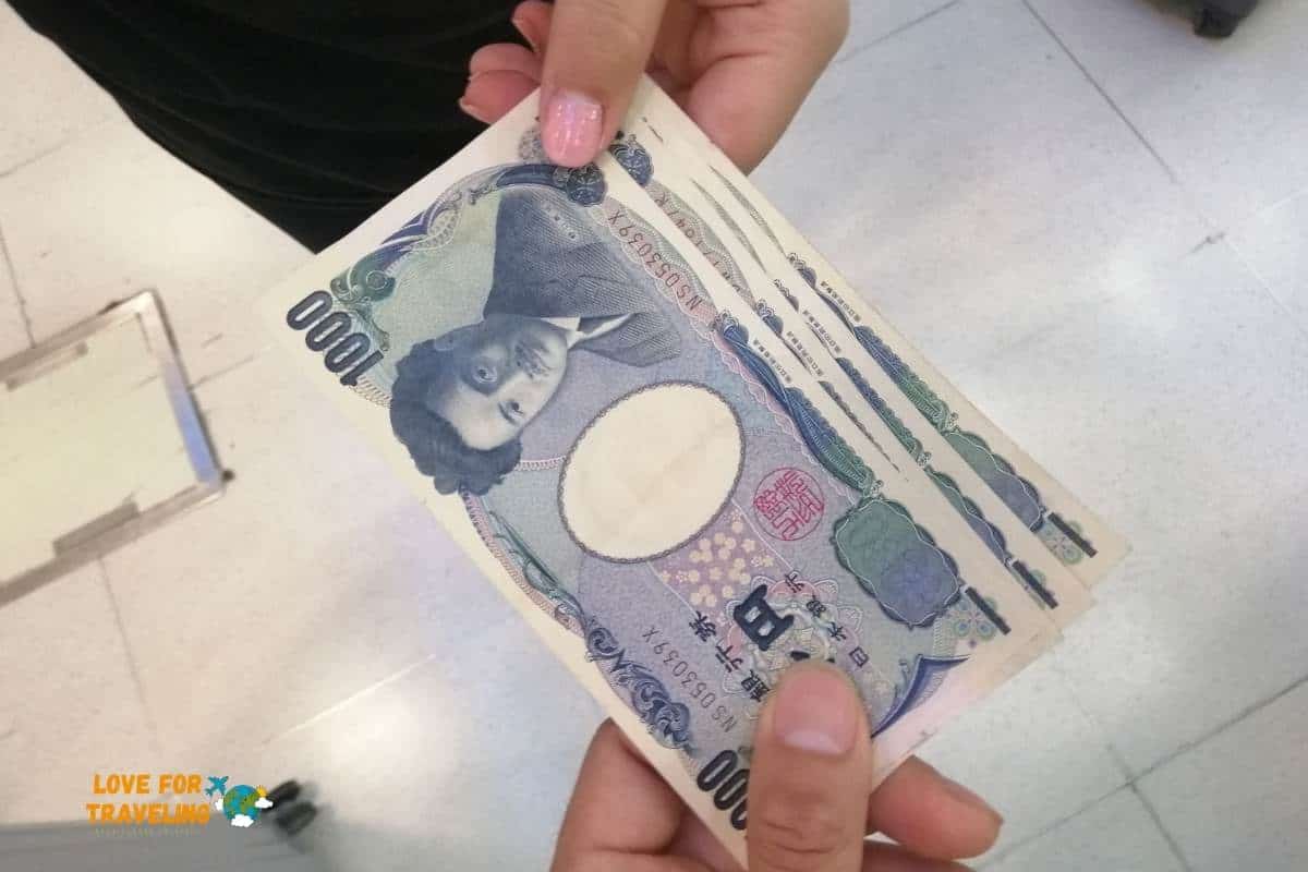 Tipping Etiquette in Japan: How to do it right?