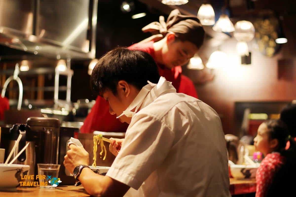 Tipping in Japan Bars
