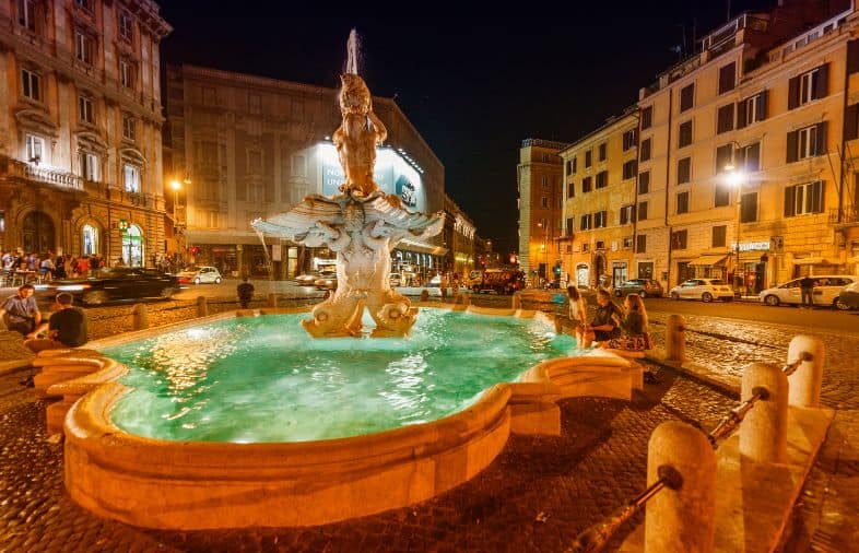 Piazza del Tritone with fountain