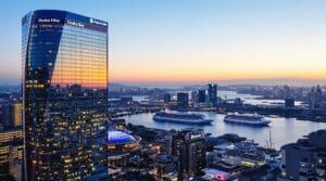 convenient hotels near aquarium