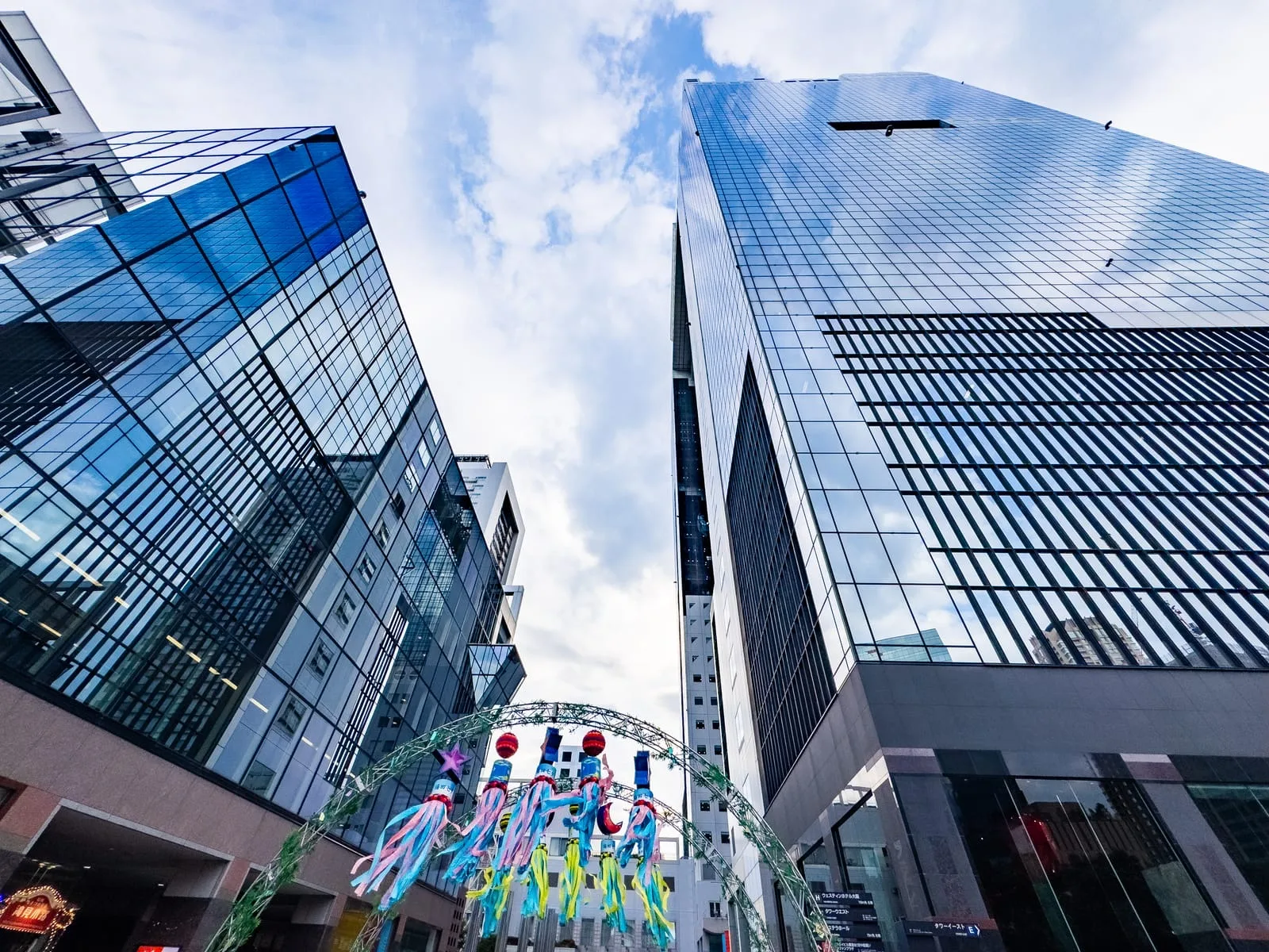 Why Is the Umeda Sky Building an Architectural Marvel